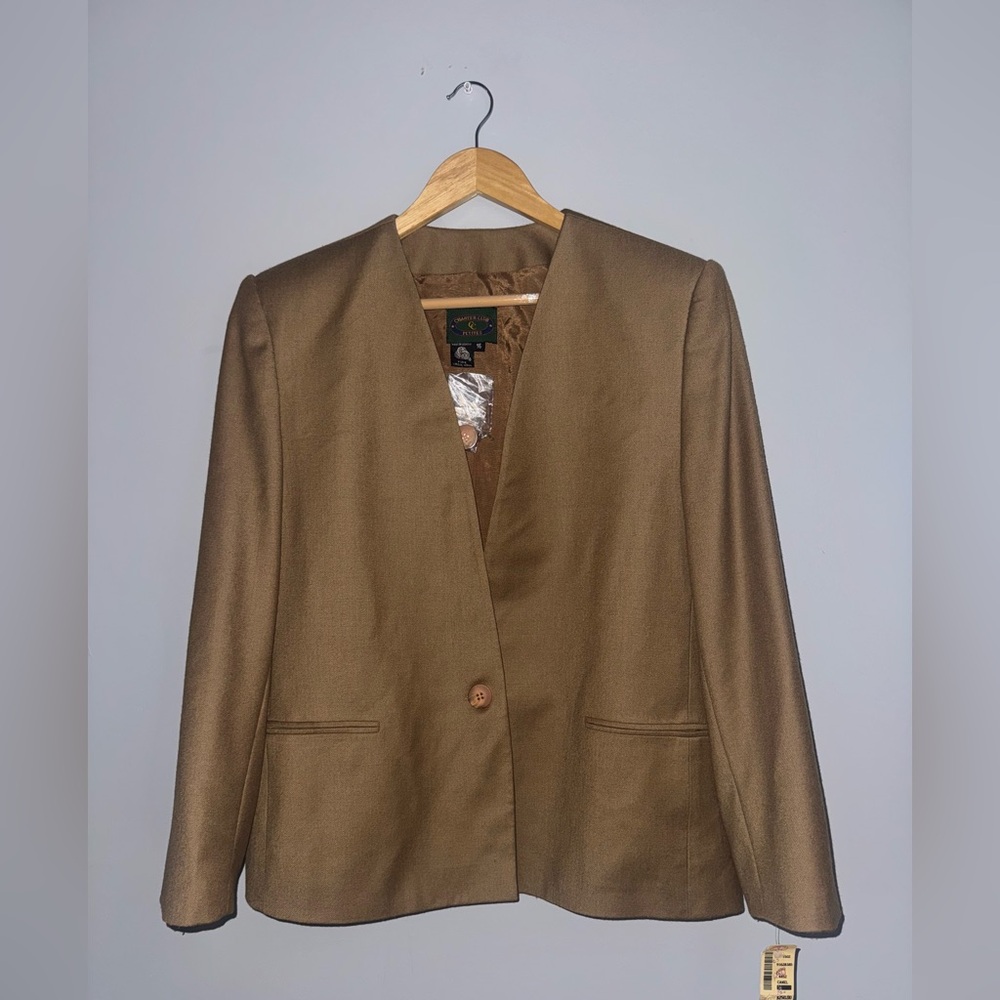 100% pure virgin wool Women's Blazer size 16
